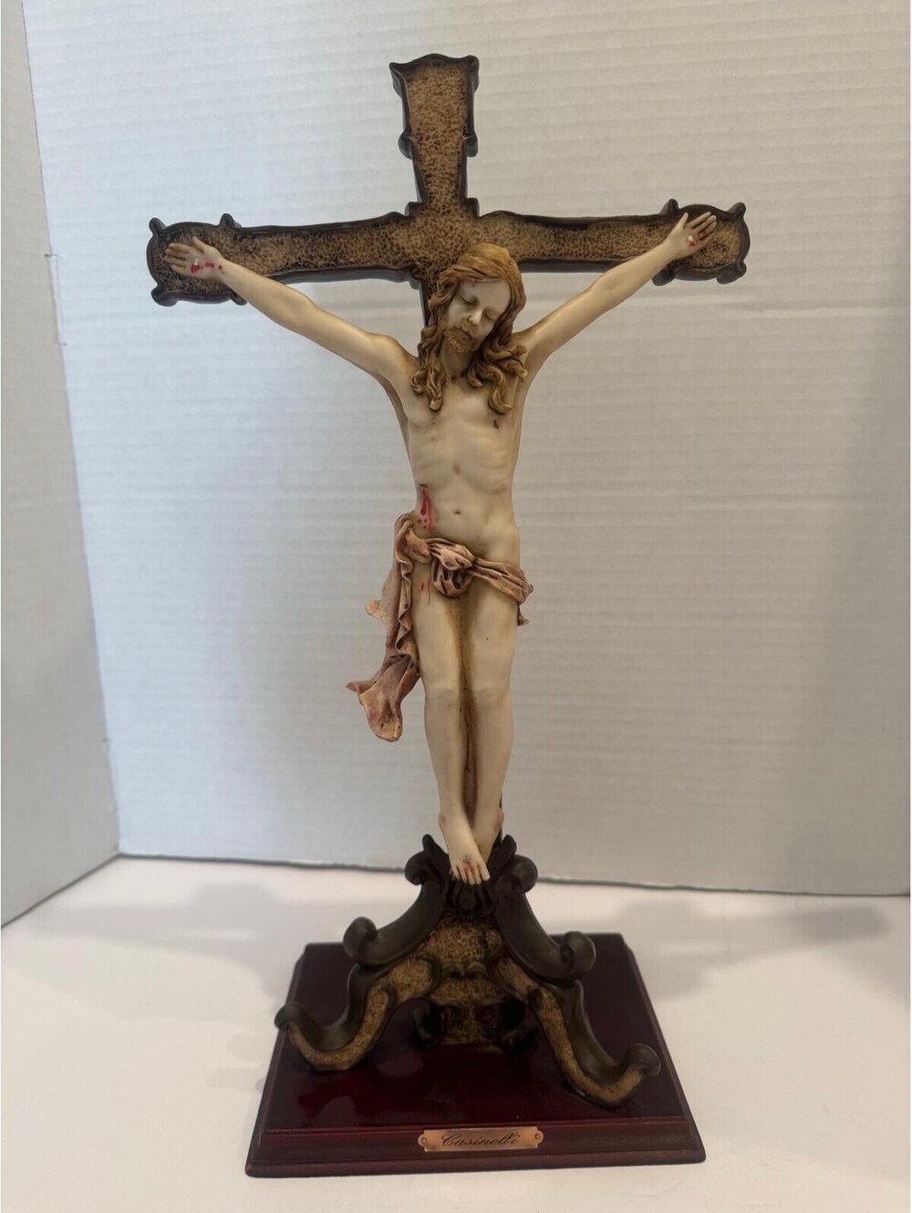 Vintage Casinelli Lareaux Resin Crucifix Statue